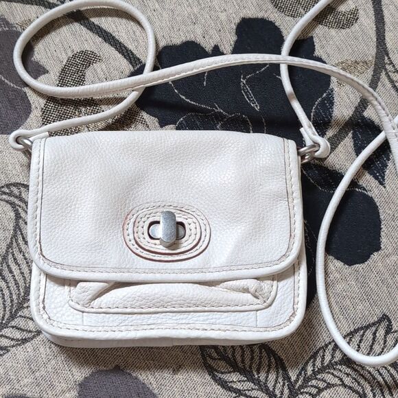 Vintage Fossil Tiny White Genuine Leather Camera Style Crossbody Bag - Picture 2 of 15